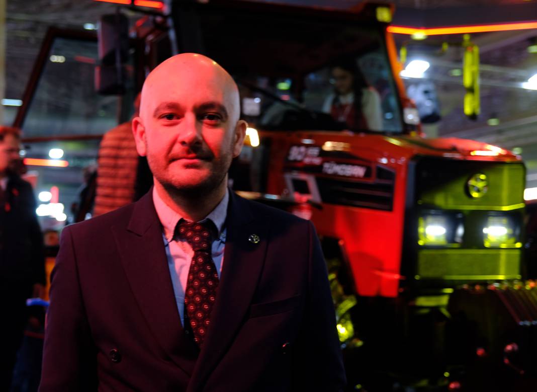 Konya devi, nostaljik traktörü teknolojiyle donattı 2